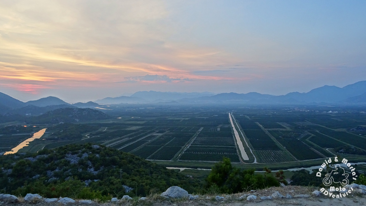 Lookout point at the fruit store in the Neretva River delta