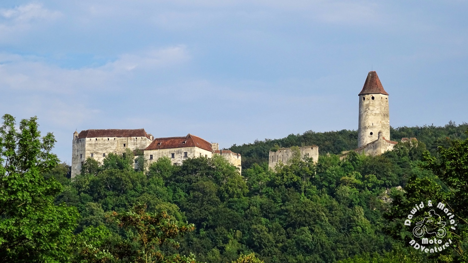 Close up at Burg Seebenstein seen from the road 54