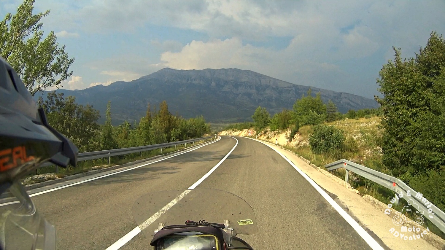 Road 1 from Knin to Izvor Cetine, inland Croatia