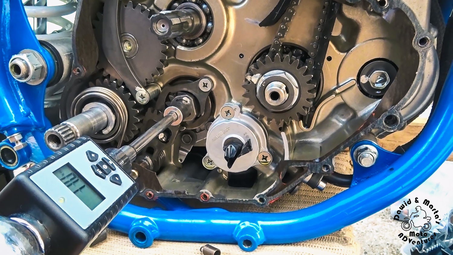 Adding more torque to shift drum bolt with a torque wrench