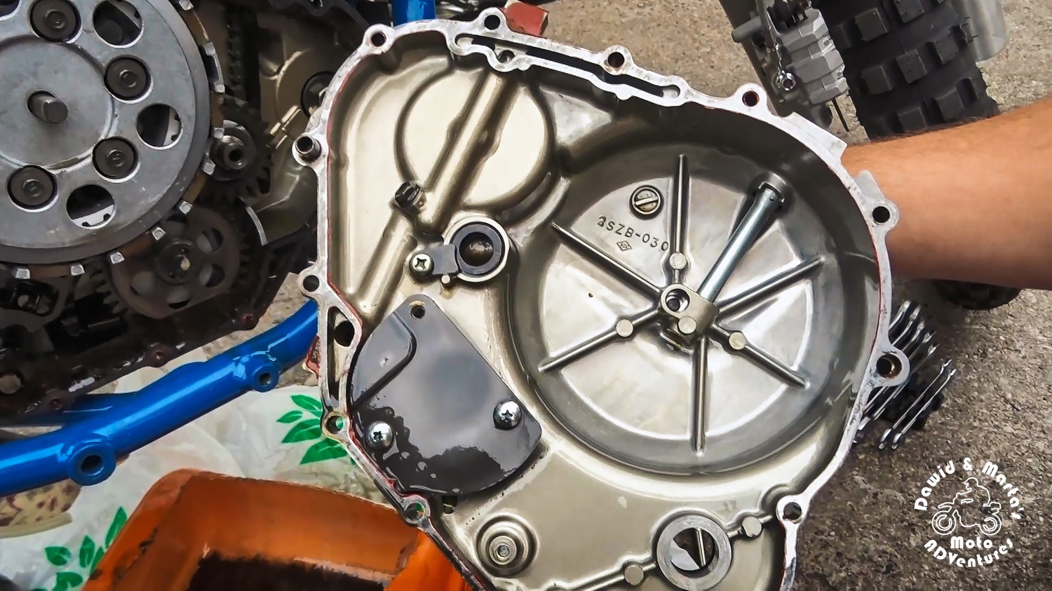 DR350S clutch cover