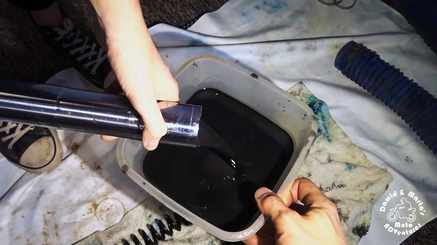Pouring oil out of the front fork